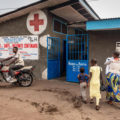 Le epidemie in collisione di COVID-19, Ebola e morbillo nella Repubblica Democratica del Congo